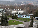 Pohled na pozemky ruské ambasády v Praze, které si zabrala ve Stromovce v roce...