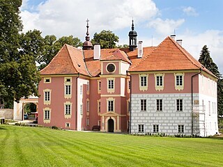 Na realizaci se podílely desítky odborných firem a z areálu bylo odvezeno téměř...