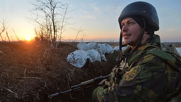 Ukrajint vojci na pedn linii v Donbasu (11. dubna 2021)  