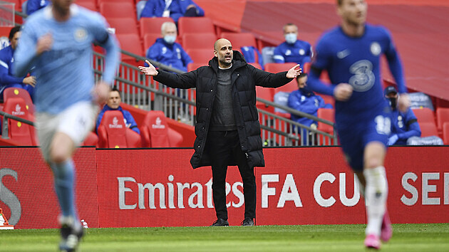 Trenér Manchesteru City Pep Guardiola během semifinále FA Cupu proti Chelsea.