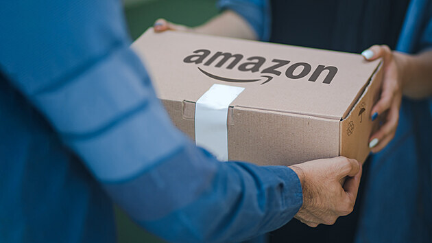 Americký internetový obchod Amazon chystá největší propouštění ve své historii. Podle zdrojů listu The New York Times má jít o zrušení zhruba deseti tisíc pracovních míst. Amazon po celém světě zaměstnává přes 1,5 milionu lidí a působí i v Česku. 