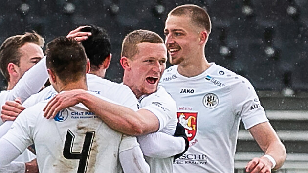 G�lov� radost fotbalist� Hradce Kr�lov� v duelu s T�borskem.