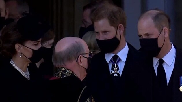 William a Harry spolen pi odchodu z pohebnho obadu (17. dubna 2021)