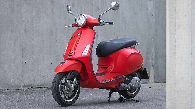 Italsk sktr Vespa je ve svt malch jednostopch vozidel letitou ikonou. Nadasov retro design se tm nemn, tm kad rok vak vystel firma njakou limitovanou edici.