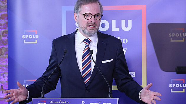 Ldr ODS Petr Fiala pi podpisu koalin smlouvy uskupen Spolu (11. dubna 2021).