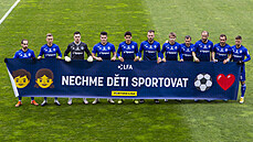 Fotbalisté Olomouce p�ed utkáním proti Teplicím podpo�ili iniciativu vyzývající...
