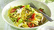 Linguine s chestem, rajtky a bylinkami