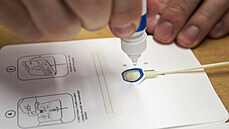 Dne�ní návrat prvního stupn� Z� na rota�ní výuku. D�ti si po p�íchodu do �koly...