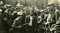 Titovi partyzáni zajatí italskou armádou (Jugoslávie), kolem roku 1942.
