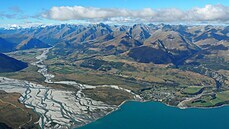 Podle kritik me za patnou ekonomickou situaci Nového Zélandu jeho premiérka Jacinda Adernová. (5. bezna 2021)