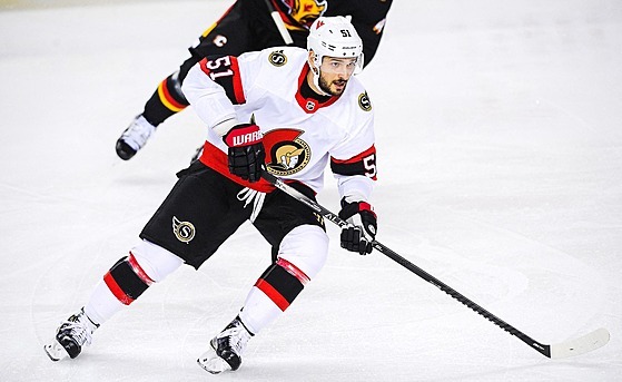 Ruský útočník Ottawa Senators Arťjom Anisimov se během víkendového utkání málem...