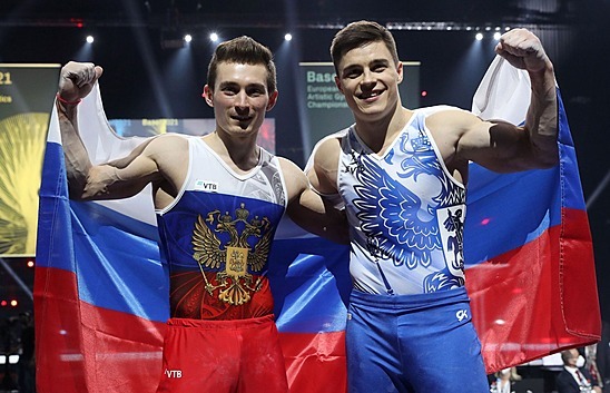 Ruský gymnasta Nikita Nagornyj (vpravo) je novým vícebojaským mistrem Evropy,...
