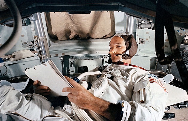 Od přistání na Měsíci uplynulo 55 let. Jak se vybírala posádka Apollo 11 a jaké problémy musela překonat?
