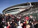 Fanouci Arsenalu protestují proti souasnému majiteli Stanu Kroenkemu.