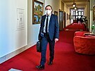 Ministr zdravotnictví Petr Arenberger pi píchodu na jednání vlády 26. dubna...