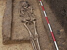 Odkrytý hrob pravdpodobn z 11. a poátku 12. století, na který pi hloubení...