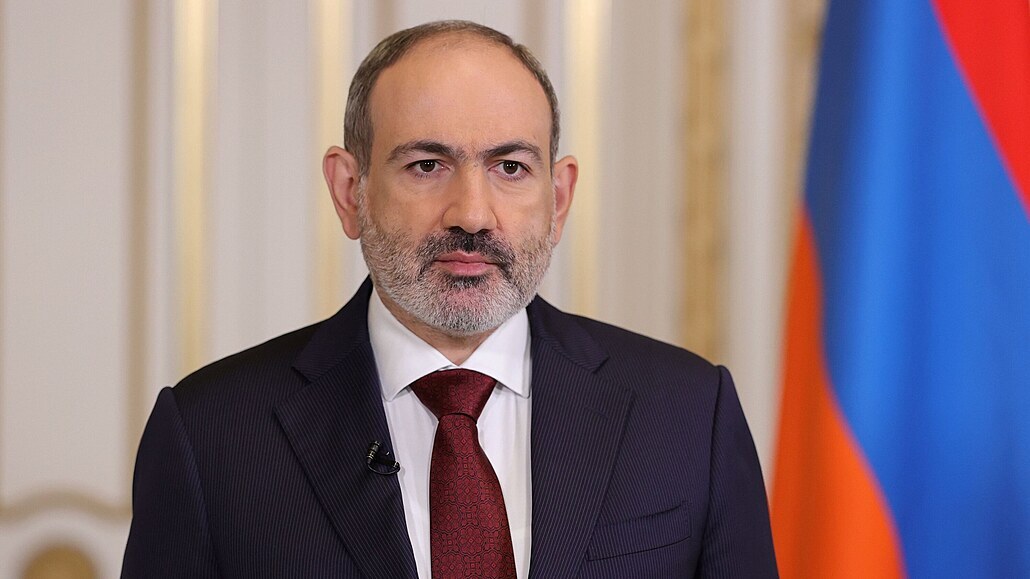 Arménský premiér Nikol Pašinjan oznámil svou rezignaci. (25. dubna 2021)