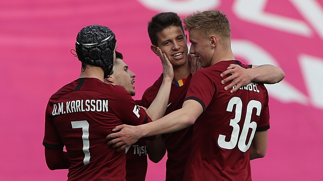 Sparta - Opava 4:2, zářil Hložek, tři góly dal a na jeden přihrál