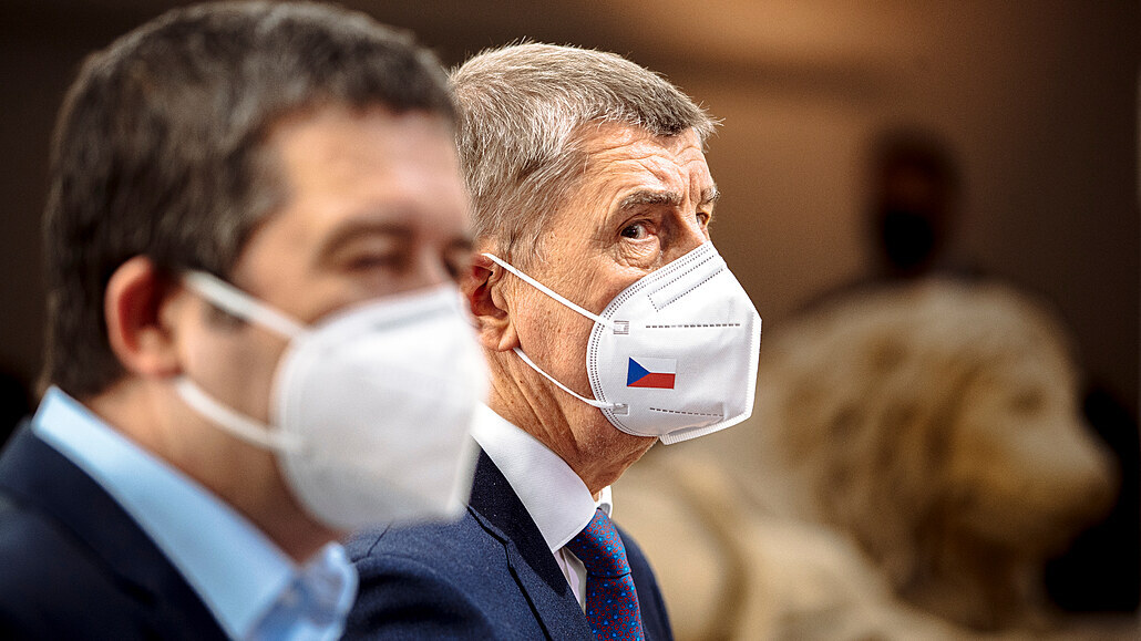 Premiér Andrej Babi� na tiskové konferenci. (20. dubna 2021)