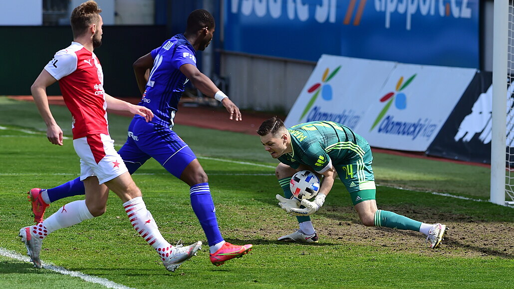 ONLINE: Slavia kráčí do semifinále poháru, v Olomouci už vede o tři góly