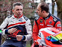 Automobilový závodník Christian Merli (vlevo) na Ecce Homo