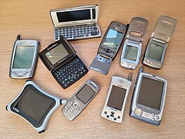 20 let staré chytré telefony