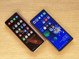 Huawei Mate X2 a Samsung Galaxy Z Fold2