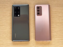 Huawei Mate X2 a Samsung Galaxy Z Fold2