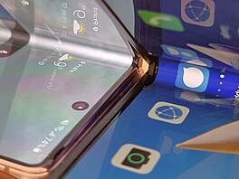 Huawei Mate X2 a Samsung Galaxy Z Fold2 