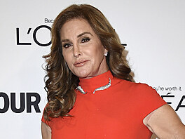 Caitlyn Jennerová na udílení cen Glamour Women of the Year (Los Angeles, 4....