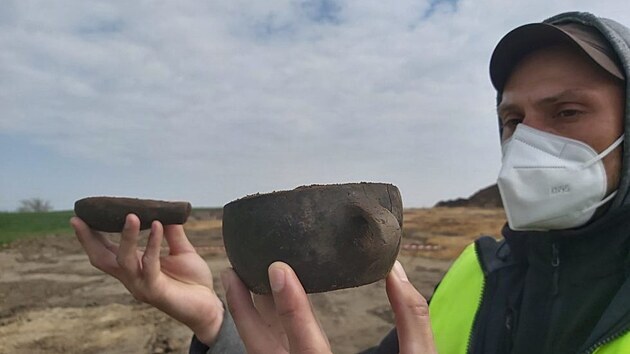 V budouc� d�lni�n� trase nalezli archeologov� vz�cn� n�doby. (28. dubna 2021)