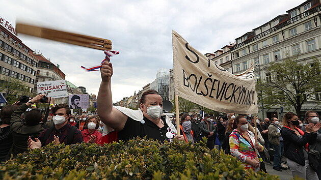 Demonstrace „Hrad za hranou, republika v ohrožení“ spolku Milion chvilek pro demokracii v Praze. (29. dubna 2021)