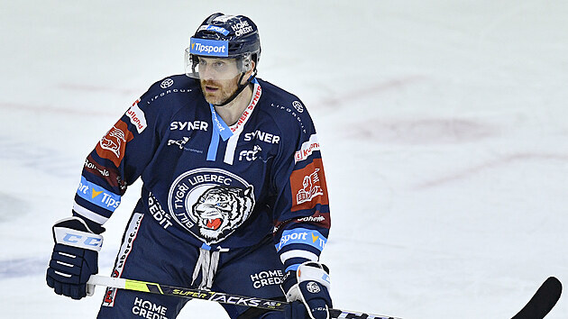 Luk� Pabi�ka po dvan�cti letech op�t v dresu Liberce. A rovnou nasko�il do fin�le extraligy