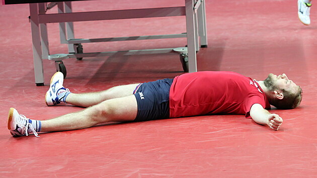Stolní tenista Pavel Širuček slaví postup na olympijské hry v Tokiu.