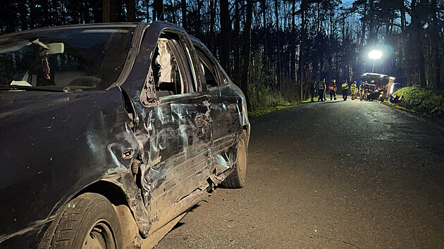 Vážná nehoda u Čerčan na Benešovsku. Opilý řidič s malým dítětem v autě smetl motorkáře (23. dubna 2021)