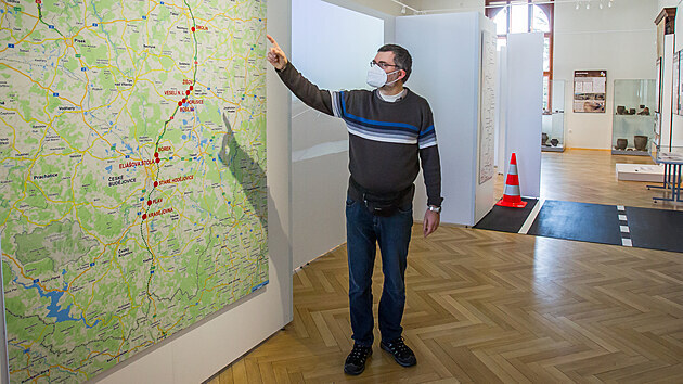 Jihočeské muzeum připravilo výstavu Co přinesla dálnice, která přiblíží výsledky mnohaletých archeologických výzkumů v trase dálnice D3 a v trase navazující dálnice S10 v Horním Rakousku. Na snímku je archeolog Ondřej Chvojka.