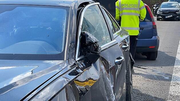 V ulici 5. května směr Brno havarovala tři osobní vozidla. Provoz je v tuto chvíli omezen na jeden jízdní pruh ve kterém se tvoří kolona. nehoda se obešla bez zranění. (20. dubna 2021)