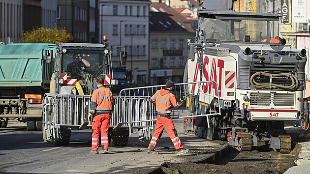 Stavaři uzavřeli 26. dubna 2021 kvůli rekonstrukci Koněvovu ulici na pražském Žižkově, neprůjezdná v obou směrech má být do 4. července. (26.4.2021)