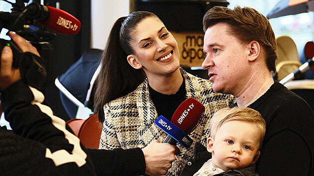 Aneta Vignerov�, Petr Kole�ko a jejich syn Ji��