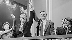 Jimmy Carter (vlevo) a Walter Mondale na sněmu Demokratické strany. (15....