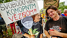 Pochod Million Marihuana March za legalizaci konopí loni v Praze podpoil i...