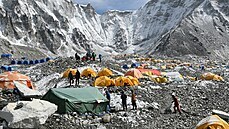 Základní tábor před výstupem na Everest v Nepálu (25. dubna 2018) | na serveru Lidovky.cz | aktuální zprávy