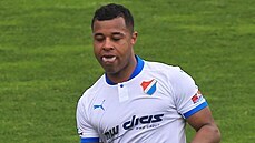 Carlos Azevedo z Baníku Ostrava slaví gól v utkání s Mladou Boleslaví.
