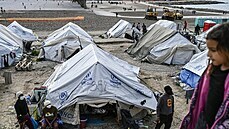 Pohled na uprchlický tábor Kara Tepe na eckém ostrov Lesbos (29. bezna 2021)