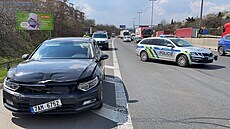 V ulici 5. kvtna smr Brno havarovala ti osobní vozidla. Provoz je v tuto...