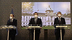 Ministr zahranií Jakub Kulhánek, vicepremiér Jan Hamáek a premiér Andrej...