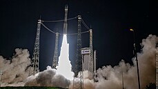 Evropská raketa Vega v noci na čtvrtek vynesla na oběžnou dráhu první družici s...
