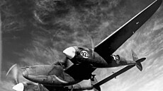 P-38H jet s aerodynamickými kryty olejových chladi