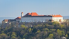 Brnnský hrad pilberk se tyí nad mstem. Cestu k nmu by mohla usnadnit navrhovaná lanovka.