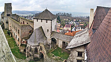 Zícenina hradu Lipnice se majestátn tyí nad stejnojmenným mstem. Práv sem...